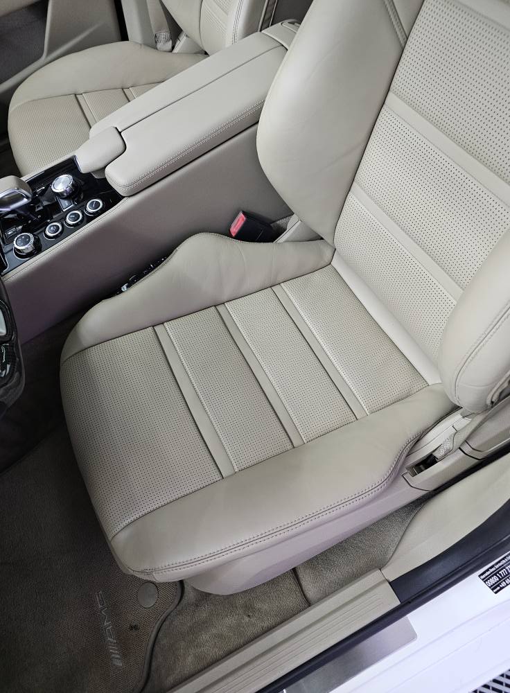 494009944_997721015878448_7561825186039035694_n reconditionare piele auto